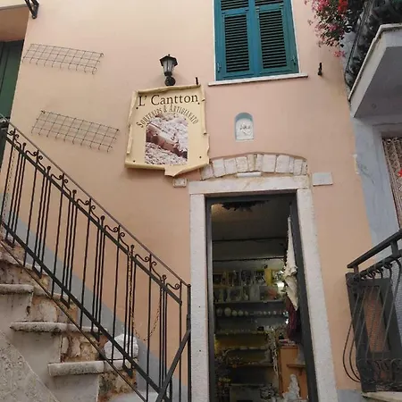 L ' Canton Colonnata (Massa and Carrara)