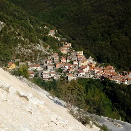 L ' Canton 3* Colonnata (Massa and Carrara)