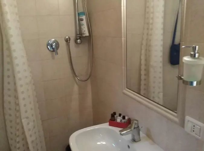 L ' Canton Bed & Breakfast Colonnata